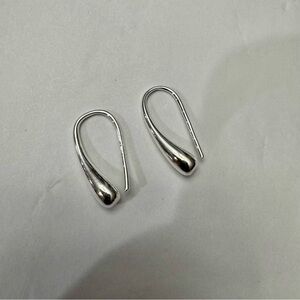 Silver Teardrop Earrings NWOT